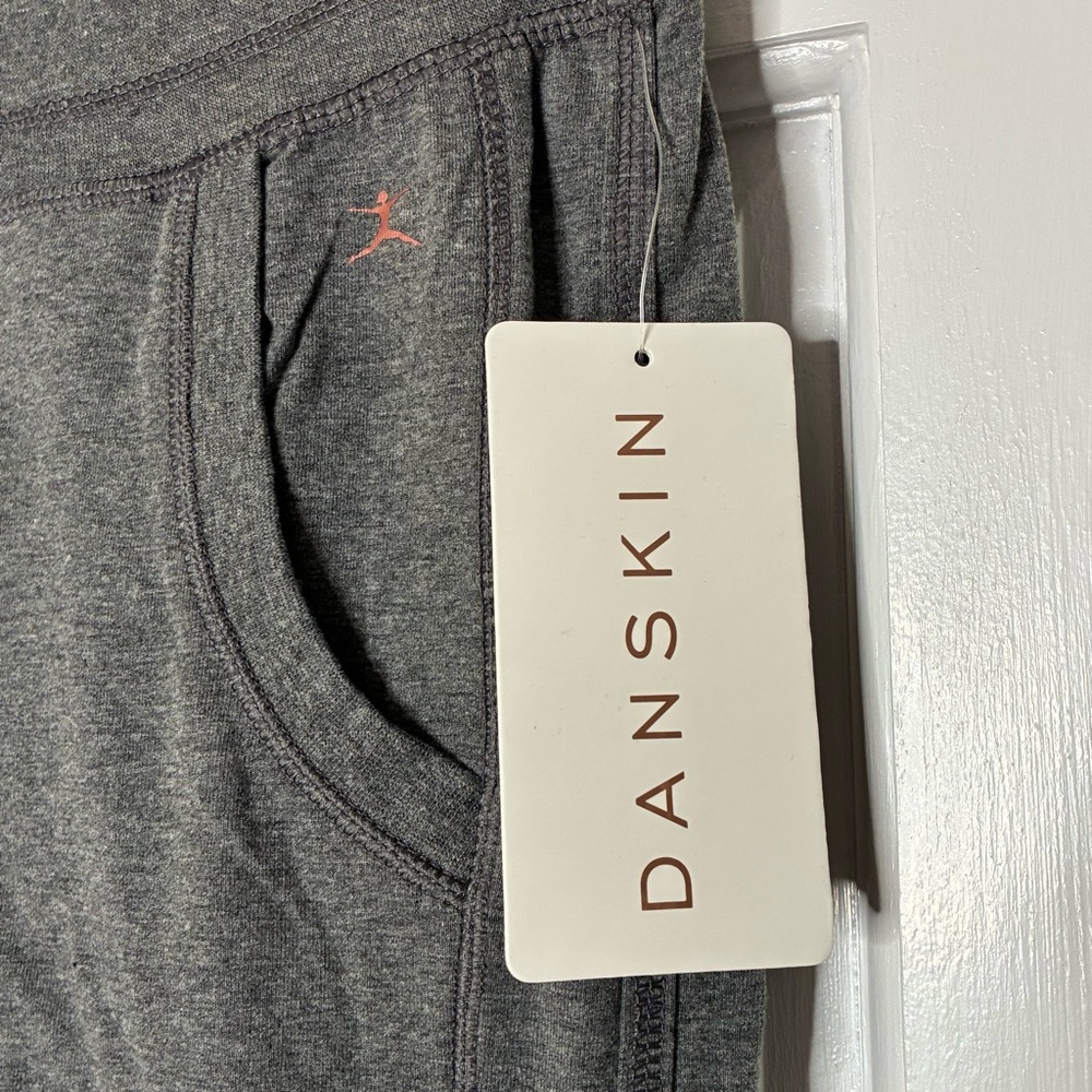 Danskin Crop Pants - Gray Bottoms  3X NWT - Picture 3 of 5